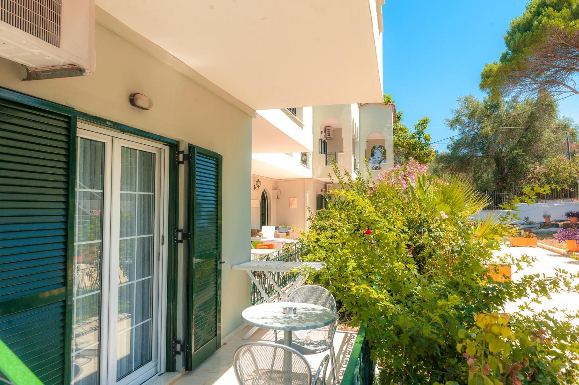 Vassilis Paradise Garden Aparthotel Agios Georgios Pagon Dış mekan fotoğraf