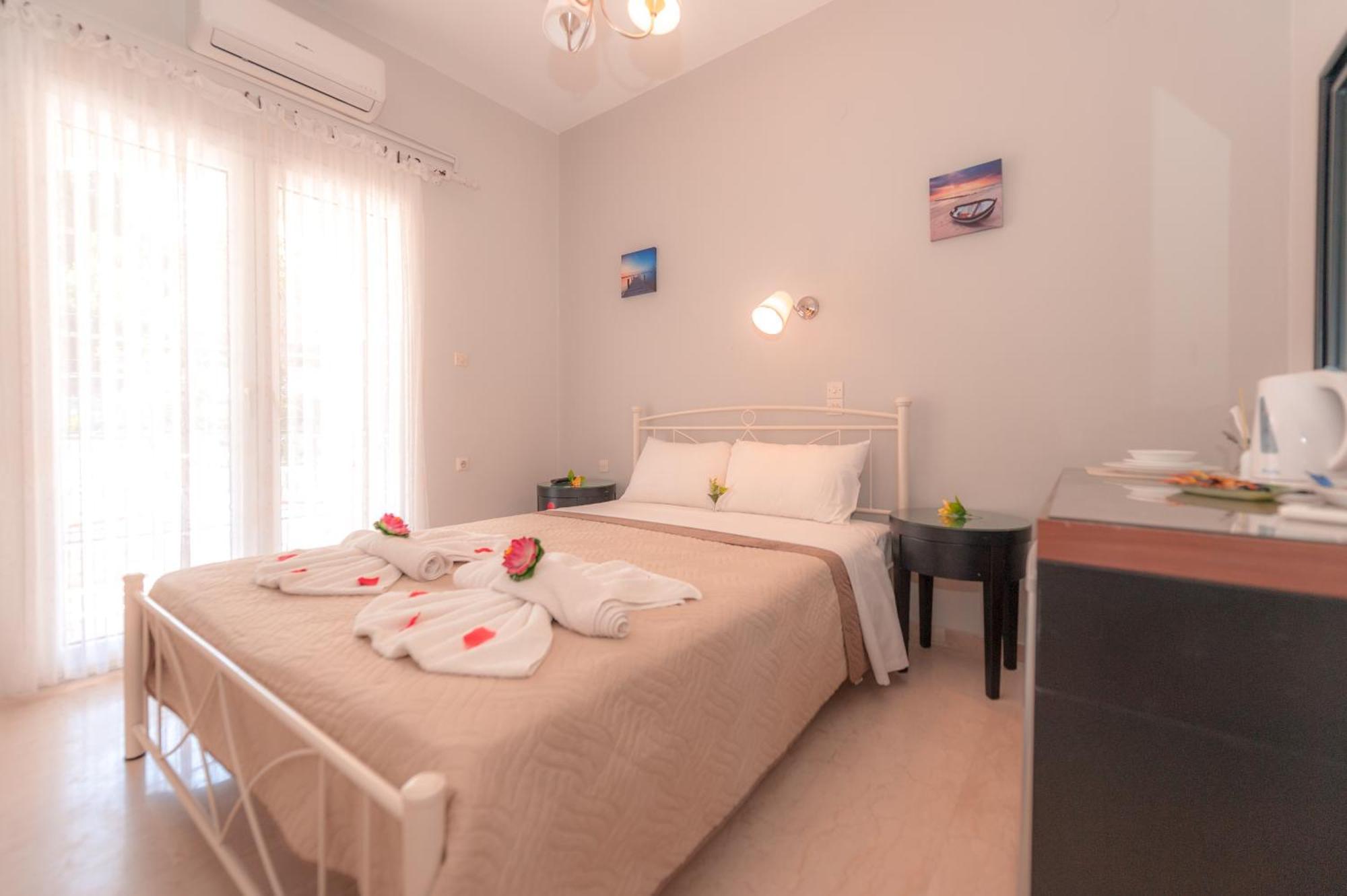 Vassilis Paradise Garden Aparthotel Agios Georgios Pagon Dış mekan fotoğraf